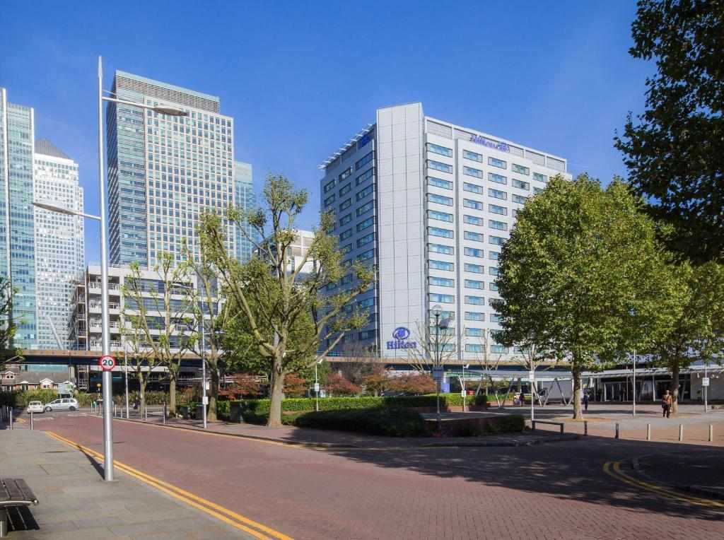Hilton canary wharf (hotel) 1 Modern office buildings and street view near a London event venue