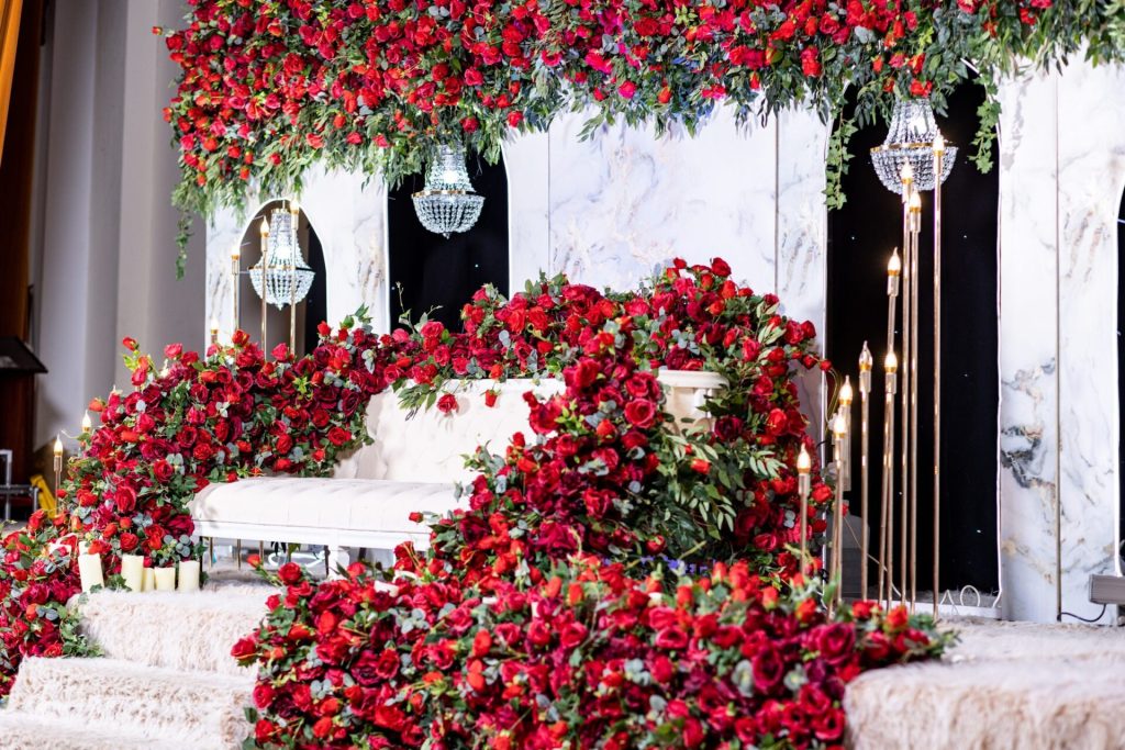 wedding stage red rose white sofa 11